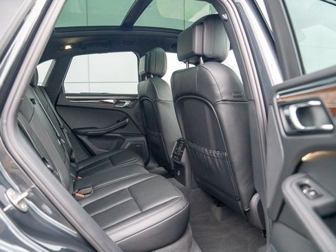 Certified 2026 Porsche Macan AWD/4WD image 25