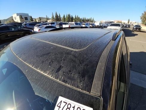 Used 2025 Chevrolet Traverse RS image 2