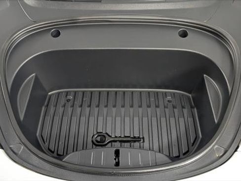 Used 2023 Tesla Model 3 Standard Range image 34