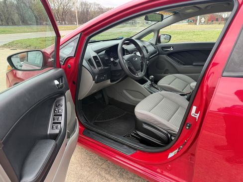 Used 2016 Kia Forte LX w/ LX Popular Package image 9