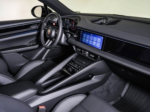 New 2025 Porsche Macan 4S Electric image 14