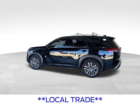 Used 2024 Nissan Pathfinder SL w/ SL Premium Package FWD image 2