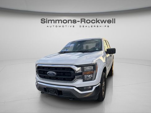 Used 2023 Ford F150 XLT w/ Trailer Tow Package image 3