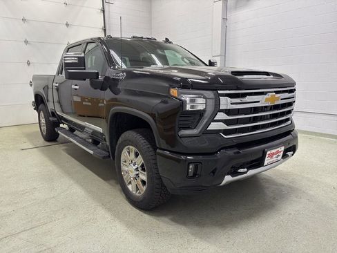 New 2026 Chevrolet Silverado 3500 High Country w/ High Country Premium Package AWD/4WD image 2