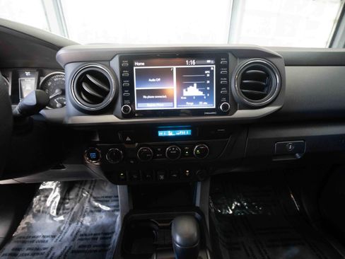 Used 2023 Toyota Tacoma TRD Off-Road image 17