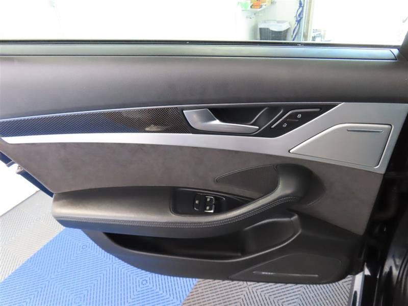 Used 2017 Audi S8 Plus AWD/4WD image 39
