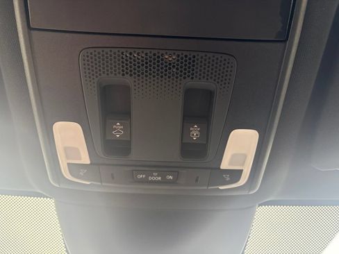 Certified 2025 Honda Pilot TrailSport image 24