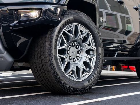 Used 2025 GMC Hummer EV 3X AWD/4WD image 2