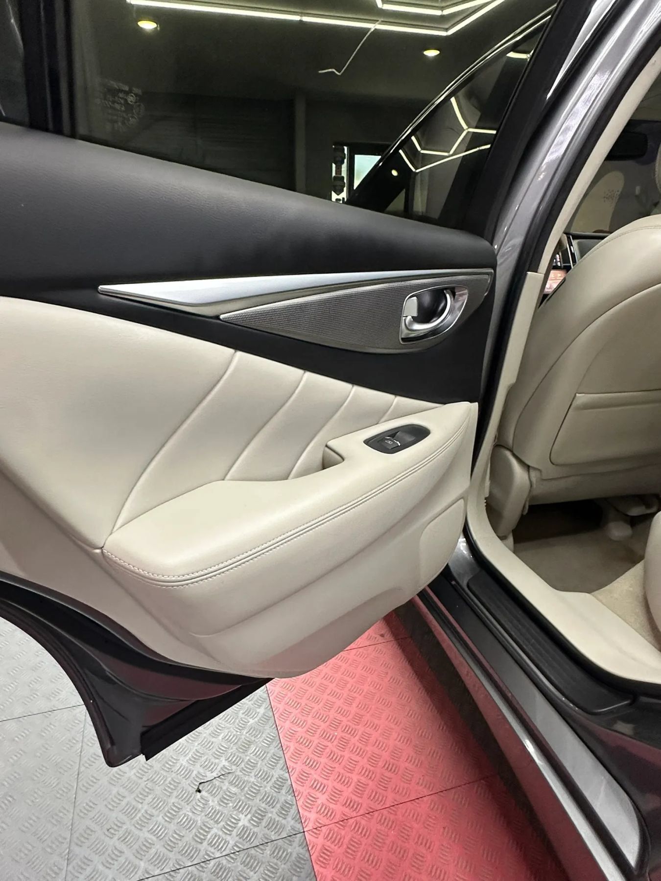 Used 2017 INFINITI Q50 Signature Edition RWD image 21