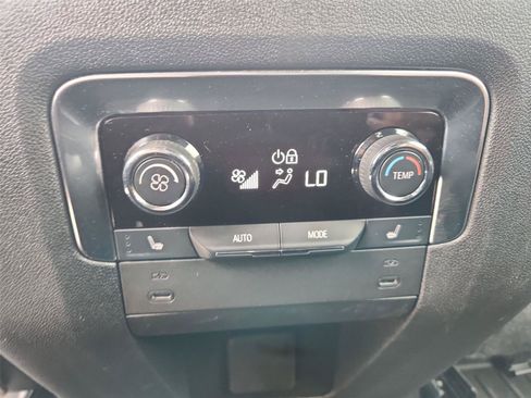Used 2025 Chevrolet Suburban LT w/ Comfort Package RWD image 21