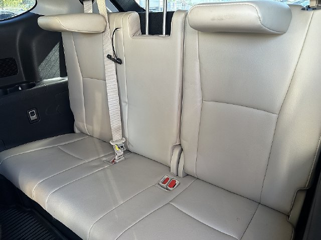 Used 2021 Toyota Highlander Platinum FWD image 16