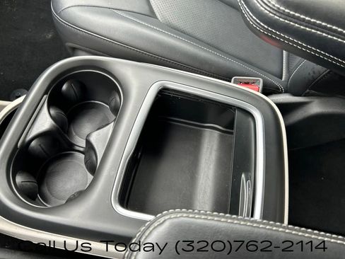 Used 2024 Chrysler Pacifica Touring-L FWD image 27