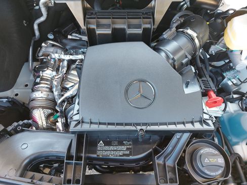 Used 2025 Mercedes-Benz Sprinter 2500 image 24