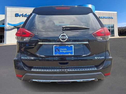 Used 2017 Nissan Rogue SV w/ Sun & Sound Touring Package AWD/4WD image 5