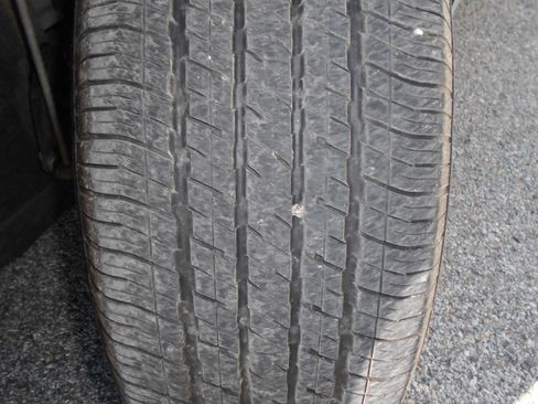 Used 2024 Chrysler Pacifica Touring-L FWD image 12