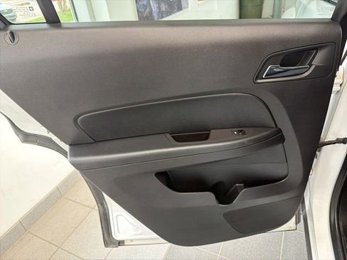 Used 2017 GMC Terrain SLE w/ Technology Package FWD image 14