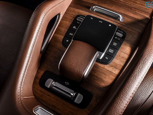 Used 2024 Mercedes-Benz GLS 580 4MATIC image 28