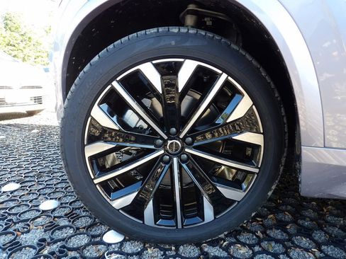 New 2026 Volvo XC90 B6 Plus w/ Protection Package Premier AWD/4WD image 32