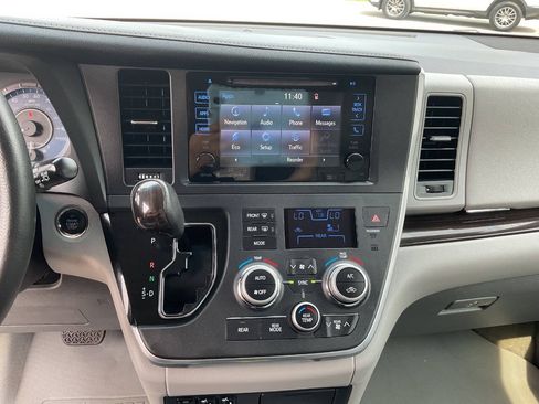 Used 2017 Toyota Sienna XLE w/ XLE Navigation Package AWD/4WD image 24
