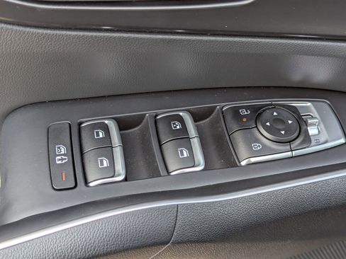 Certified 2025 Kia Sorento LX image 22