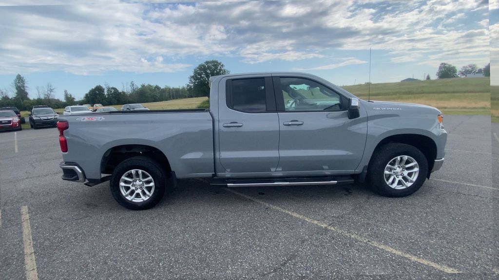 Certified 2024 Chevrolet Silverado 1500 LT AWD/4WD image 9