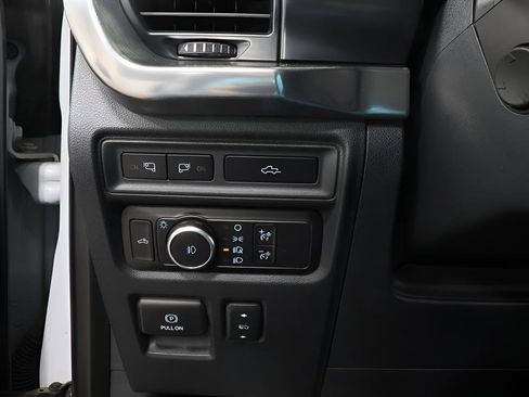 Used 2021 Ford F150 Lariat w/ Equipment Group 502A High image 19