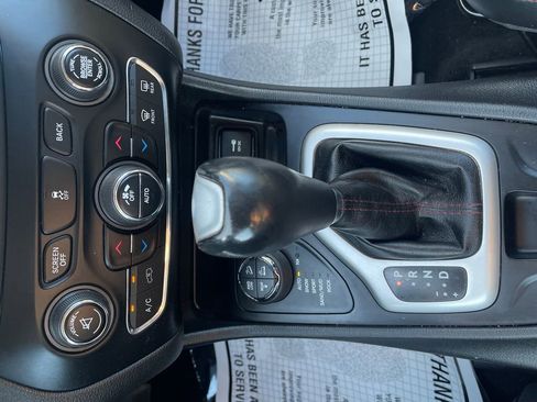 Used 2014 Jeep Cherokee Trailhawk w/ Comfort/Convenience Group AWD/4WD image 27