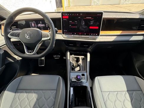 Used 2026 Volkswagen Tiguan SEL R-Line AWD/4WD image 15