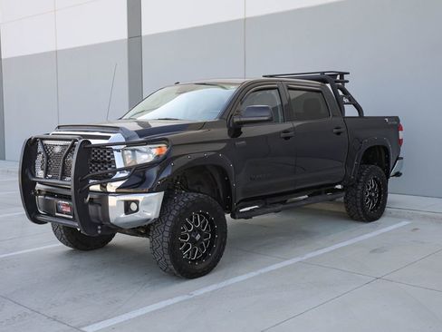 Used 2018 Toyota Tundra SR5 w/ SR5 Upgrade Package AWD/4WD image 4