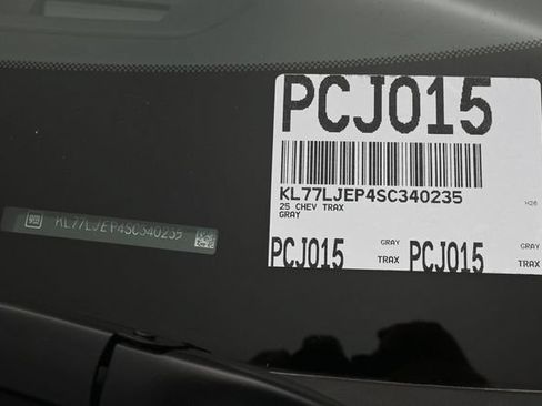 Used 2025 Chevrolet Trax RS w/ Driver Confidence Package FWD image 22
