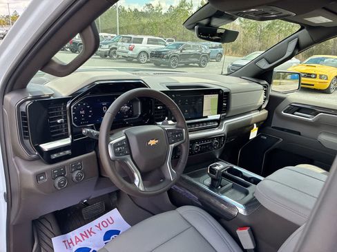 New 2026 Chevrolet Silverado 1500 LTZ w/ LTZ Premium Package AWD/4WD image 10