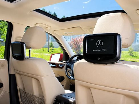 Used 2017 Mercedes-Benz GLS 450 4MATIC image 18