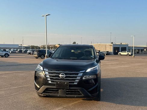 Certified 2024 Nissan Rogue SV FWD image 6