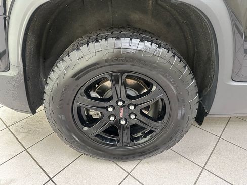 Used 2023 GMC Acadia AT4 w/ Technology Package AWD/4WD image 15