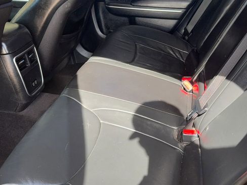 Used 2016 Chrysler 300 Limited image 9