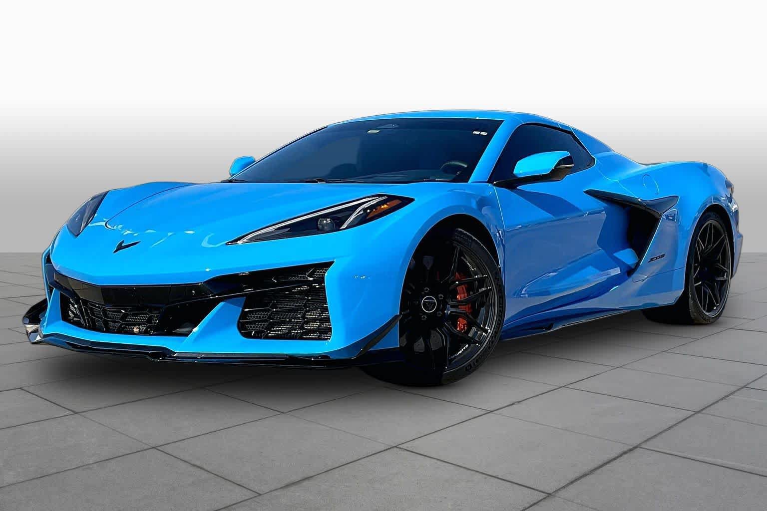 Used 2024 Chevrolet Corvette Z06 w/ Z07 Performance Package RWD image 2