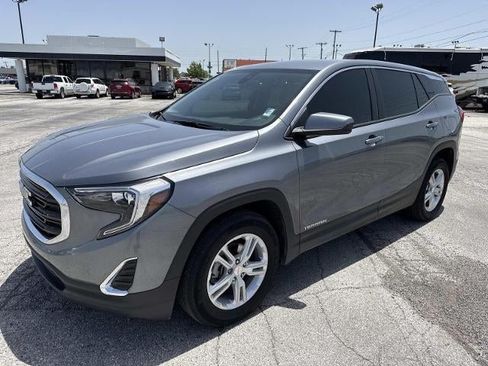 Used 2021 GMC Terrain SLE FWD image 3