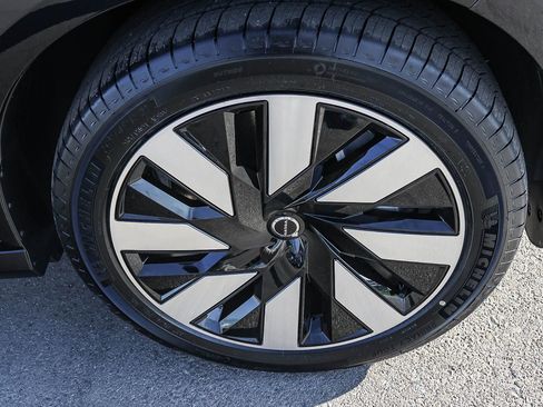 New 2026 Volvo EX90 Plus RWD image 14