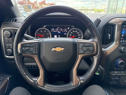 Used 2022 Chevrolet Silverado 3500 High Country image 20