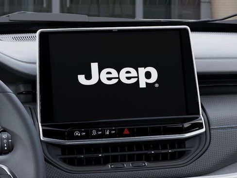 New 2026 Jeep Compass Latitude AWD/4WD image 18