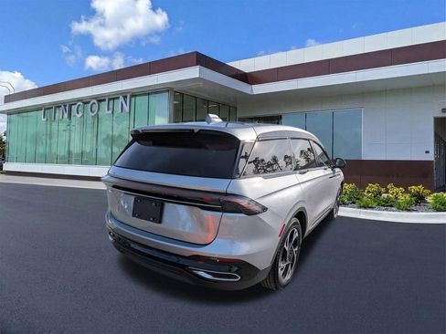 Certified 2024 Lincoln Nautilus Premier w/ Equipment Group 102A image 5