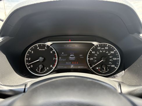 Used 2025 Nissan Altima 2.5 SV FWD image 18