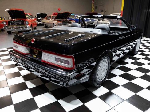 Used 1992 Cadillac Allante FWD image 18