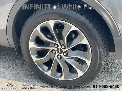 Used 2023 Lincoln Nautilus Reserve AWD/4WD image 24