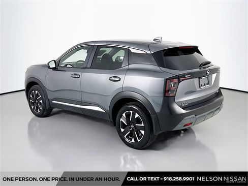 Certified 2025 Nissan Kicks SV image 7