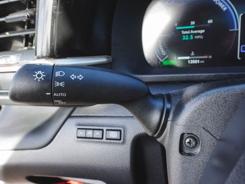 Used 2024 Toyota Crown XLE image 21