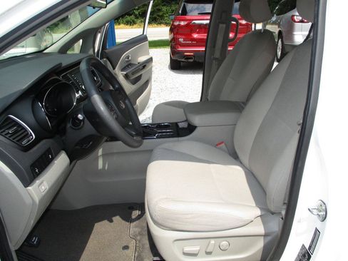 Used 2020 Kia Sedona LX FWD image 20