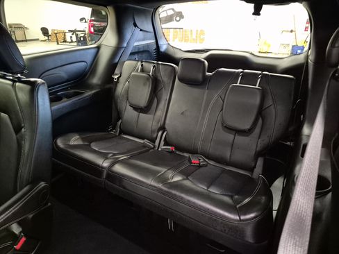Used 2025 Chrysler Pacifica Select FWD image 15