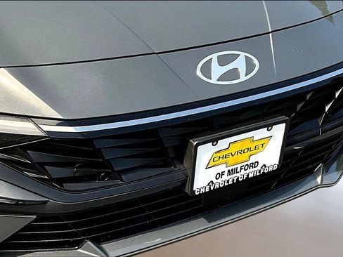 Used 2025 Hyundai Elantra SEL FWD image 28