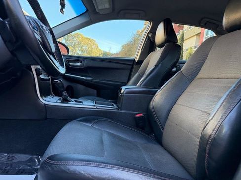 Used 2016 Toyota Camry SE FWD image 60